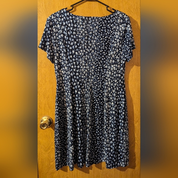 Connected Apparel Maggie Floral two pocket Dress - Picture 2 of 3